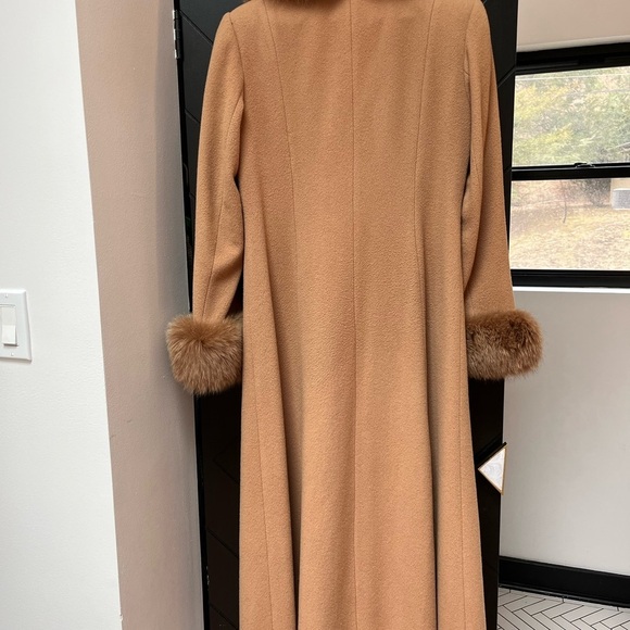 Marvin Richards Tan Coat with Fur Trim NOT FOR SALE - Picture 3 of 7